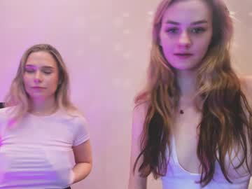 couple Enjoy XXX Cam Girls with molly__fox1