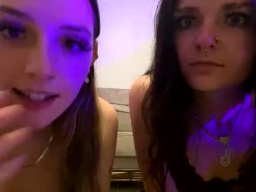 girl Enjoy XXX Cam Girls with ivypickett