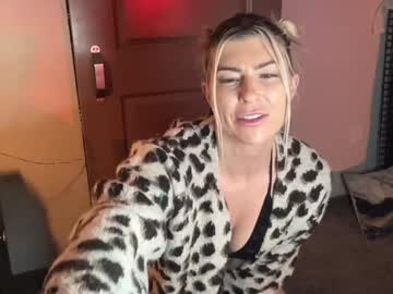 girl Enjoy XXX Cam Girls with chloecumz4u