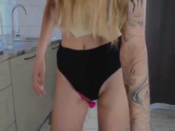 girl Enjoy XXX Cam Girls with anitaholmes