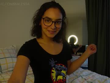 girl Enjoy XXX Cam Girls with walesita