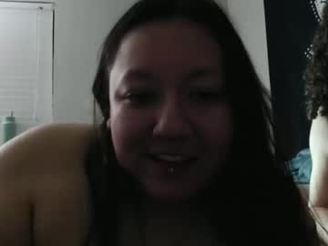 couple Enjoy XXX Cam Girls with peachiestallion