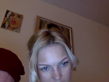 couple Enjoy XXX Cam Girls with hugeswedishviking