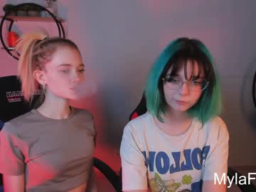 couple Enjoy XXX Cam Girls with hungry_olive