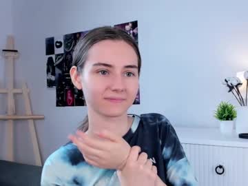 girl Enjoy XXX Cam Girls with approche_toi_petite