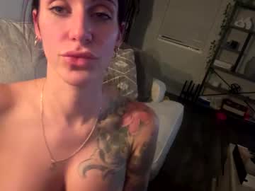 couple Enjoy XXX Cam Girls with bootyqueen04