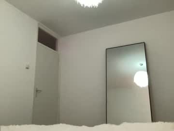 girl Enjoy XXX Cam Girls with seraveraxo