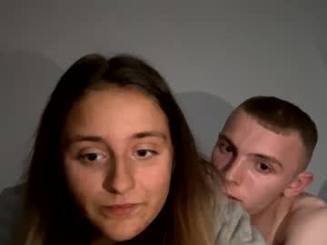 couple Enjoy XXX Cam Girls with trixeyxo