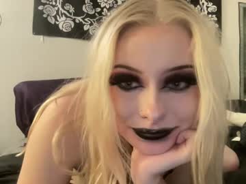 girl Enjoy XXX Cam Girls with lillithsplayground